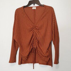 PEACH LOVE CALIFORNIA Oversized Rib Knit Ruched Long Sleeve Top; Size Small
